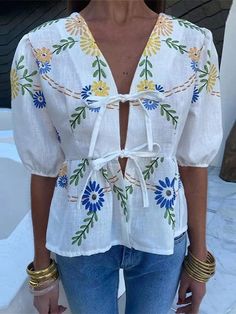 Teonclothingshop Elegant shirt with short puff sleeves with floral print Laced Up Shirt, Puff Sleeve Shirt, Shirts Women Fashion, Floral Sleeve, Style Tops, Loose Outfit, Yellow Print, Collars For Women, Summer Clothing