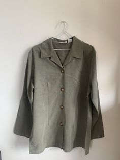 Vintage 90s/Y2K moss green shirt jacket. Perfect for the upcoming Spring. Condition: Pre-owned but almost brand-new. Marked size: M Khaki Long Sleeve Cotton Blazer, Khaki Cotton Long Sleeve Blazer, Khaki Cotton Blazer With Long Sleeves, Green Button-up Cotton Blazer, Green Cotton Button-up Blazer, Green Casual Single Breasted Top, Casual Green Single-breasted Top, Green Single Breasted Casual Top, Green Single-breasted Casual Top