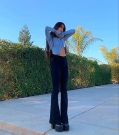 Platform Boots Outfit, Flare Jean Outfit, Flare Jeans Outfit, Oreo Recipes, Black Platform Boots, Aesthetic Fits, Fashion Nova Jeans, 가을 패션, Mode Vintage