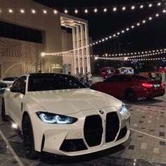 BMW M4 COMPETITION WHITE DUBAI Car Racing Video, Bmw M4 Competition, Best Suv Cars, M4 Competition, Dream Cars Bmw, Dream Cars Mercedes, Bmw Motorcycle, Bmw Series, Cool Sports Cars