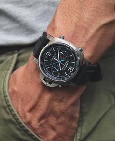 Bday Wishlist, Mens Digital Watches, Mens Designer Watches, Panerai Luminor, Amazing Watches, Hour Glass, Expensive Watches