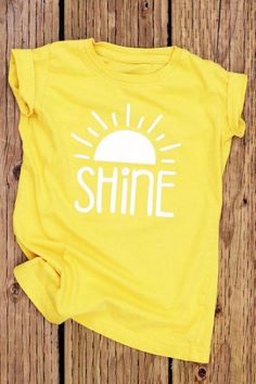 Kids T Shirt Design Ideas, Kindergarten Memories, Psalm 97, Men's Shirts And Tops, Diy Shirts, Yellow Shirt, Fun Shirt, Girls Camp, Sun Shirt