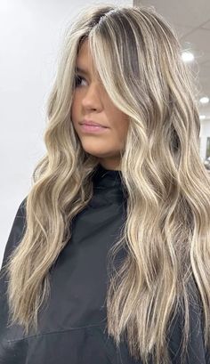 Blond With Root Tap, Brunette And Blonde Hair Ideas, Brunette Balayage Hair Blonde Money Piece, Blonde Highlights And Babylights, Dimensional Blonde Root Smudge, Brown Hair Blonde Highlight Money Pieces, Platnium Blonde Hair With Lowlights And Highlights Ash Brown, Highlight Lowlight Money Piece, I’ve Blonde Balayage