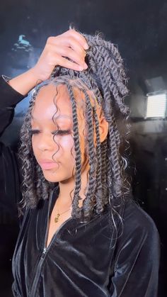 ATL HAIRSTYLIST | SHE SAY PERIOD PURR ! this look is so easy to achieve using my step by step tutorial on invisible locs 😍 This style is quick and easy !… | Instagram Invisible Locs, Short Box Braids Hairstyles, Braided Hairstyles For Black Women Cornrows, Cute Braided Hairstyles, Braided Cornrow Hairstyles, Braided Hairstyles For Teens, Quick Braided Hairstyles, Protective Hairstyles Braids