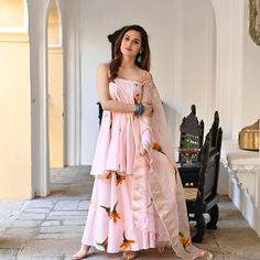 Peach Suits Women, Peach Suit, Suit Inspiration, Day Aesthetic, Fashion Indian, Comfortable Outfit, Style Comfortable, Beautiful Suit, Indian Bridal Outfits