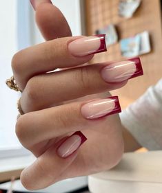 Simple Nails Design Fall, Nails French With Color, Lola Luftnagle Outfits, Opposite French Tip Nails, Nail 2025 Trends, Basic Elegant Nails, Winter 24 Nails, Non Basic Nails, Fall Basic Nails