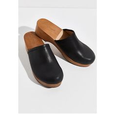 So Simple And Chic, These Made-For-Everyday Clogs Are Featured In A Backless, Mule-Style And Closed-Toe Design With A Soft Leather Upper And Classic Pine Wood Outsole. Brand New W/Out Tag *Slip-On Style *Round Toe *Leather Upper *Padded Leather Footbed; Exposed Wood At The Heel *Block Heel *Leather, Wood, Rubber *Spain Size: 39 / 8 Size: 37 / 6 Approximate Heel Height: 2.5" Product Label Has A Mark To Indicate That Item Cannot Be Returned To A Retail Store. Wooden Clogs, Free People Shoes, Exposed Wood, Off Black, Toe Designs, Product Label, Retail Store, Mule Clogs, Mules Shoes