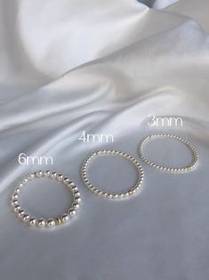 Fashion Element: Pearl Style: Affordable luxury style Golden Bracelet, Pearl Bracelet Gold, Golden Beads, Perfect Circle, Simple Pearl, A Perfect Circle, Elastic Bracelet, Name Bracelet, Luxury Style