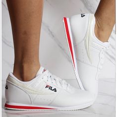 Fila Retro, Fila Logo, Fur Sandals, Pleaser Shoes, Sporty Sneakers, Fur Fashion, Chunky Sneakers, Mens Sportswear