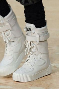 Techwear Style Men, Gucci Shoes Sneakers Outfit, Futuristic Fashion Men, White Gucci Shoes, Futuristic Boots, Trending Shoes For Men, Sneakers Outfit Men, Gucci Shoes Sneakers, Futuristic Shoes