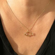 Fish Neclace 14k Solid Gold Solitaire Diamond Gemstone Fish Animal Pendant Gold Pisces Necklace Birthday Gift For Her Handmade Fine Jewelry ▶ 𝙋𝙍𝙊𝘿𝙐𝘾𝙏 𝙁𝙀𝘼𝙏𝙐𝙍𝙀𝙎 * 14k Solid Gold Necklace * Total Carat: 0.01 ct * Diamond Quality: G Colour VS Clarity * Total Numbers Of: 1 * Fish Width: 2 cm ( 0.78 inches) * Fish Length: 1.50 cm ( 0.59 inches) ❤️Fish Symbol Meaning The Pisces symbol meaning is known as the last zodiac sign in the horoscope rating. It symbolizes the primacy of all zodia