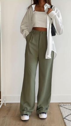 Wide Leg Trousers Outfit Casual, Green Wide Leg Pants Outfit, Green Trousers Outfit, Trousers Outfit Casual, Tailored Pants Outfit, Olive Pants Outfit, Olive Green Pants Outfit, Slacks Outfit