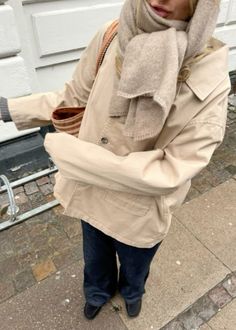 Rain Fall, Fall Scarf, Autumn Fits, Minimal Outfit, Mode Inspo, 가을 패션