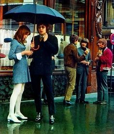 Mod style in 1960s at Paris - young and very simple! 60s England Fashion, Harry Clarke, Standing In The Rain, Mode Hippie