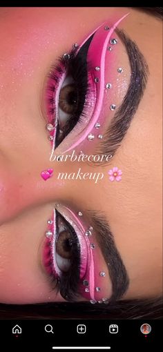 Light Pink Makeup Ideas, Rainbow Eye Makeup Tutorial, Unique Eye Makeup Creative, Goth Pink Makeup, Unique Makeup Ideas Creative, Pink Eyeliner Looks, Grafik Eyeliner, Unique Makeup Ideas