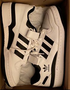 Adidas Forum Low, Adidas Forum, Nike Vintage, Shoe Inspo, Aesthetic Shoes, Swag Shoes