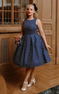 50s Dresses Vintage, Retro Revival Dress To Impress, 50s Fashion For Women, Retro Style Dress To Impress, 1950 Outfits, Decades Outfits, Vintage Retro Outfits, Vintage Sailor Dress