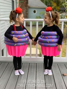 Pool Noodle Cupcake Halloween Costume - Crafty Morning Kids Candy Costume, Pool Noodle Cupcake, Girls Costume Ideas, Cupcake Halloween Costumes, Geek Outfit, Diy Fantasia, Cupcake Costume, Creative Halloween Costumes Diy