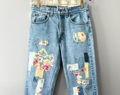 Women's Vintage Mom Jeans - Etsy Canada Upcycled Pants, Jeans With Patches, Patches Vintage, Vintage Mom Jeans, Reworked Vintage