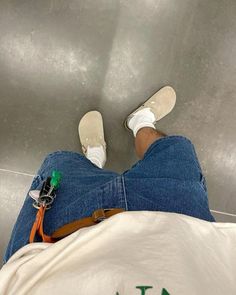 Mens Sandals Outfit, Jean Shorts Men Outfit, Shorts Men Outfits, Grandpa Fashion, Clogs Outfit, Mens Shorts Outfits, Sandals Outfit, Guys Clothing Styles, Mens Outfit Inspiration