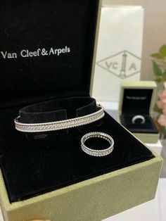 Van Cleef Ring, Van Cleef Bracelet, Cleef Bracelet, Buccellati Jewelry, Dope Jewelry Accessories, Van Cleef And Arpels Jewelry, Lover Jewelry, Jewelry For Sale, Jewelry Fashion Trends