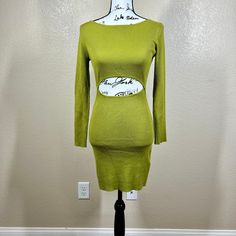 New House of Harlow 1960 green ribbed dress long sleeve baddie size S -cutout accent-bateau neckline Size: SColor: GreenMaterial: 80% Rayon 20% NylonLay flat measurements: approximately 33” length approximately 14" chest [ pit to pit]approximately 23” sleeves -smoke free home, offers welcome. Likes for price drops ! D-620- no holes, no stain-ship the same day or next day/ professional sellerAll measurements are approximate and done as flat lays. To ensure a good fit, it is recommended you compar Jaded London Green Dress, Baddie Streetwear, Vintage Green Long Sleeve Cardigan, Jaded London Knit Dress, House Of Harlow 1960 Sweater Dress, 1970s Green Long Sleeve Dress, Ribbed Dress, Price Drop, Bateau Neckline