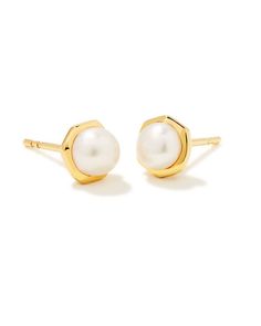 Davie Pearl 18k Gold Vermeil Stud Earrings in White Pearl | Kendra Scott Jewelry Classic, 18k Gold Earrings, Kendra Scott Earrings, Jewelry Accessories Ideas, Demi Fine Jewelry, Freshwater Cultured Pearls, Kendra Scott Jewelry, Summer Jewelry, Pearl Studs