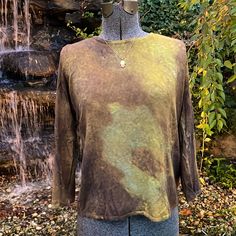 Gabriella Molinari Bamboo & Lycra Mix 3/4 Sleeve Top - Size M- Measures 19” Across Pit To Pit , 19” From Top Of Shoulder To Bottom Hemline & Sleeves Measure 19.5 “ From Top Of Shoulder To Ends By Wrist - Beautiful Rust, Yellow & Muted Green Kind Of A Tye Dye Color !! Perfect Colors For The Season !! -Has Stretch To The Fabric Due To The Lycra So It Fits Like A Bodycon - Brand New With Tags Attached !!! - Came From A High End Boutique In New Hampshire ! Check Out My Closet To Bundle & Save Follow Hand Dyed Long Sleeve Tops For Spring, Spring Long Sleeve Tops With Natural Dye, Spring Long Sleeve Hand Dyed Tops, Fitted Yellow Tops For Layering, Casual 3/4 Sleeve Tops For Festival, Spring Hand Dyed Long Sleeve Tops, Multicolor Hand Dyed Hippie Tops, Brown Long Sleeve Top For Festival, Bohemian Hand Dyed Long Sleeve Tops