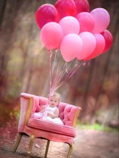 22 Ideas For Your Baby Girl’s First Birthday Photo Shoot First Birthday Pictures, Friends Diy, Foto Baby, Foto Tips, Treat Jars, First Birthday Photos, Christmas Printable