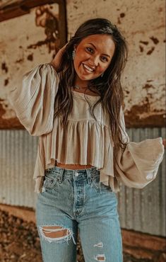 Farmhouse Style Outfits, Food Truck Date Outfit, Farmhouse Aesthetic Outfits, Boho Farmhouse Outfits, Western Outfits Women Casual Simple, Country Boho Aesthetic, Boho Western Clothing, Western Fall Photoshoot Outfits, Farmhouse Outfits For Women