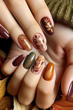 Fall Nails For A Wedding, Nail Art September, Nail Fall Ideas, Summer To Fall Nails, Autumn Leaves Nails, Subtle Fall Nails, Early Fall Nail Colors, September Nail Ideas, Statement Nails