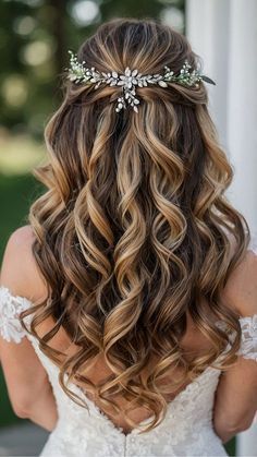 Trendy We Fryzurach, Κούρεμα Bob, Fishtail Braid, Cut Her Hair, Christmas Hairstyles, Long Wavy Hair, Latest Hairstyles, Hair Transformation, Bride Hairstyles