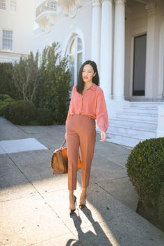 Coral Outfits, Princesa Anne, Coral Outfit, Monochromatic Outfit, Look Formal, Petite Style, Professional Style, Rose A, Professional Wardrobe