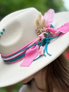 Cream felt hat, 57 inches with adjustable pull strings 3 inch brim, pink and turquoise hat band set with turquoise pieces, dried flower feather cluster And turquoise bobby pin Turquoise Hat, Hat Ideas, Bobby Pin, Pink Hat, Felt Hat, Hat Band, Dried Flower, Bobby Pins, Cowboy Hats