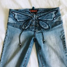 Vestiti In Jeans, Butterfly Jeans, Diy Vetement, 2000s Fashion Outfits, Looks Black, Cute Jeans, Swaggy Outfits, Mode Inspo, 2000s Fashion