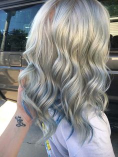 Blonde Hair With Blue Highlights, Blue Tips Hair, Blonde And Blue Hair, Light Ash Blonde Hair, Blue Hair Highlights, Light Blue Hair, Long Hair Video, Bronde Hair, Dyed Blonde Hair