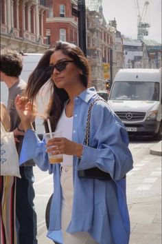 Loose Shirt Outfit, Light Blue Shirt Outfit, Blue Blouse Outfit, Love Republic, Shirt Outfit Summer, Scandi Fashion, Blue Shirt Women, Effortlessly Chic Outfits, Light Blue Shirts