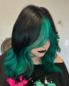 From pink to black and teal 😍 this was the change we needed! . 📍located in West Jordan Utah ✂️ @kellieandcompanysalon . #Kellieandcompany #kellieandcompanysalon . #cosmetology #cosmetologist #utahstylists #utahhairstylist #slcstylist #slchairstylist #hairstyles #hairstylist #hairtransformation #vivid #vividhair #vivids #vividhaircolors #vividhaircolor #fantasycolor #fantasyhaircolor #fantasyriot #creativecolor #creativehair #creativehaircolor #alternativehair #bluehairdontcare #bluehair ... Black Hair With Vivid Color, Dyed Hair Drawing, Black And Emerald Hair, Unique Hair Color Ideas For Black Hair, Teal And Black Hair, Black And Teal Hair, Green And Black Hair, Black And Green Hair, West Jordan Utah