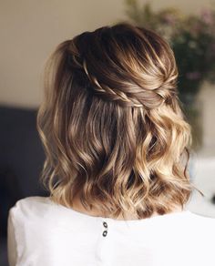 Discover elegant and timeless bob wedding hairstyles that perfectly complement your Big Day. Get inspired with versatile options for brides! #prom #hairstyle Bob Wedding Hairstyles, Bridesmaid Hair Makeup, Prom Hairstyles For Short Hair, Wedding Guest Hairstyles, Short Wedding Hair, Bridal Hairstyles, Long Bob Hairstyles, Wedding Hair And Makeup