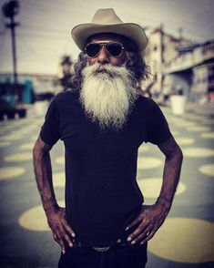 Men Wearing Hats, Spring Outfits For Men, Rock And Roll Style, Nick Fouquet, Men Streetstyle, Grandpa Style, Rock N Roll Style, Handsome Older Men