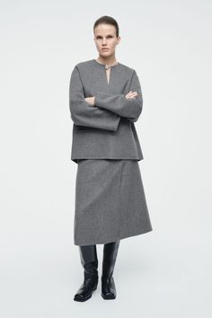 DOUBLE-FACED WOOL MIDI SKIRT - GRAY - Skirts - COS Wool Midi Skirt, Camel Style, Great Coat, Technology Fashion, Ageless Style, Chelsea Ankle Boots, Digital Trends, Slip Skirt, Wool Blend Coat