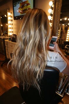 Jessie James Decker hair | hair by @marissadanelle Jessie James Decker Hair, Carmel Hair Color, Brown To Blonde Balayage, Blond Balayage, James Decker, Jessie James Decker, Jessie James, Fall Hair Color For Brunettes