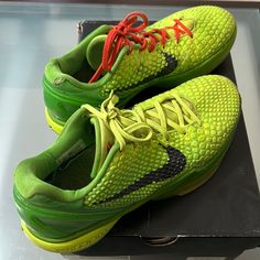 Kobe Vl Protro Nike Grinch Green Apple/Black-Volt Crimson Size 10.5 Slightly Used Green Apple, Grinch, Nike Shoes, Athletic Shoes, Men's Shoes, Size 10, Nike, 10 Things, Green