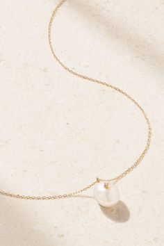 Understated and elegant, Mateo's necklace is the perfect accessory for so many outfits. It's handmade from 14-karat gold and strung with a single pearl that's illuminated by a tiny twinkling diamond. The delicate chain adjusts between three lengths, allowing you to find the ideal drop. Single Pearl, Pearl And Diamond Necklace, White Pearl Necklace, Gold Pearl Necklace, Delicate Chain, Fine Jewellery Necklace, Gold Pearl, Pearl Jewelry, Jewellery And Watches