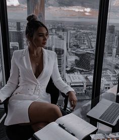 Women Lawyer, Women Ceo, Buku Harry Potter, Rich Girl Aesthetic, Luxury Lifestyle Dreams, Future Lifestyle, Aesthetic Women, Successful Women