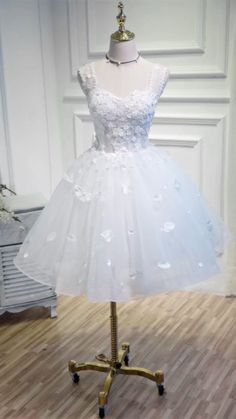 Short White Ballgown Tulle Homecoming Dress with Leafs Decoration Princess Wedding Dresses Simibridaldresses&homecoming Dress&prom Dress&wedding Dress, Puffy White Dress Short, White Short Princess Dress, Poofy White Dress Short, Cute White Tulle Princess Dress, Leafs Decoration, White Ballgown, Puffy Prom Dresses, Tulle Homecoming Dress