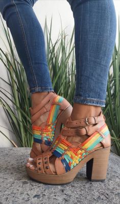 Huarache Sandal All Sizes Boho Hippie Vintage Mexican - Etsy Huaraches Mexican, Mexican Huaraches, Cute Womens Shoes, Boho Shoes, Huarache Sandals, Womens Summer Shoes, Mexican Style, Vintage Mexican, Colored Leather