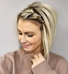 Back To School Hairstyles Short, School Hairstyles For Short Hair, Short Hair Back, Blonde Bob Haircut, Short Hair Lengths, Medium Short Hair, Layered Bob Hairstyles