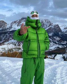 Ski Fits, Green Puffer, Winter Puffer Jackets, Ski Outfit, Winter Puffer, Skiing Outfit, Disco Outfit, C P Company, London Street Style