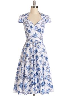 Blue Toile Dress Cotton Party Dress, Retro Vintage Dresses, Batik Dress, Vintage Inspired Dresses, Mod Dress, Harper's Bazaar, Unique Dresses, Retro Dress